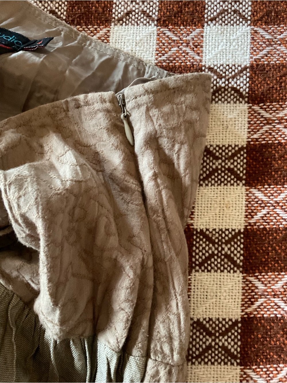 D Studio. Boho Tiered Patchwork Maxi Skirt in Taupe, Cream, and Gray. Size 4 - Picture 8 of 10